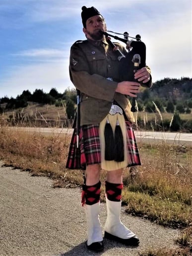 Gallery photo 3 of John Bierens - Highland Bagpiper for All Occasions