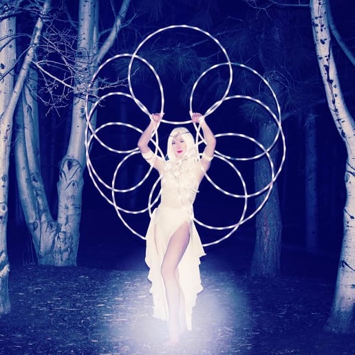 Gallery photo 3 of Queen of the Rings