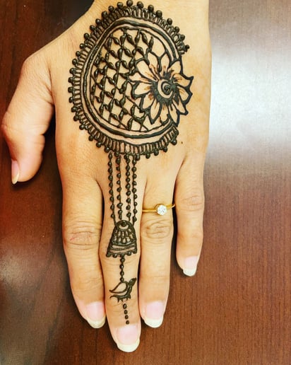 Gallery photo 2 of Hiral's Henna Designs