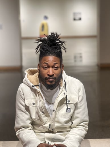 Gallery photo 4 of Hit Martin