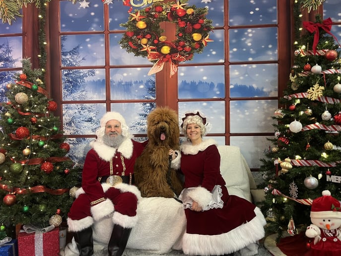 Gallery photo 9 of Ho-Ho-Hofer Claus