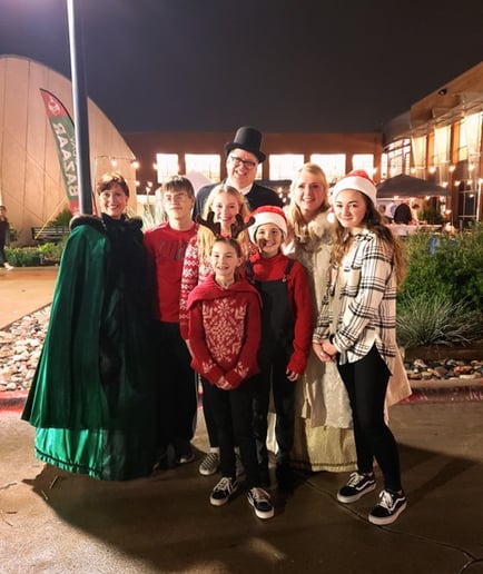 Gallery photo 10 of Holiday Cheer Entertainment