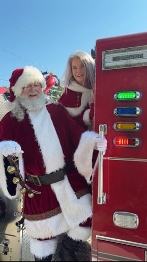 Gallery photo 2 of Holiday Santa Rental
