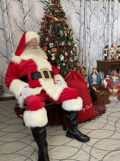 Gallery photo 3 of Holly Jolly Santa