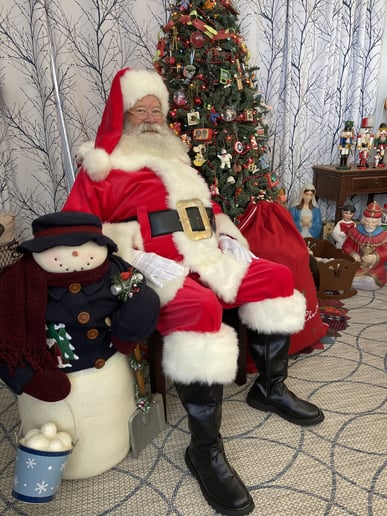 Gallery photo 4 of Holly Jolly Santa