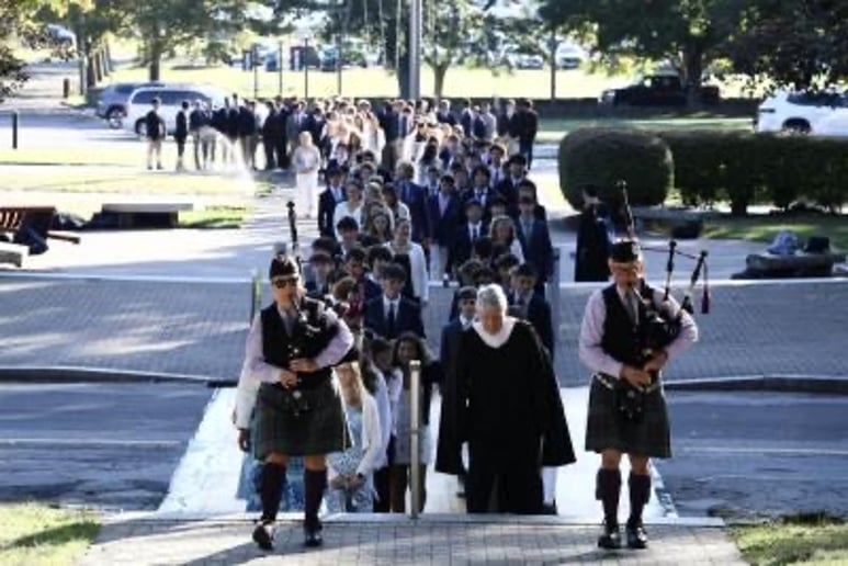 Gallery photo 1 of Hollybriar Bagpipers