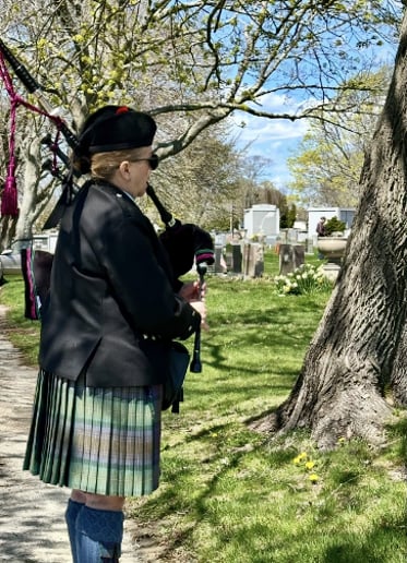 Gallery photo 4 of Hollybriar Bagpipers