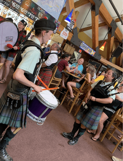 Gallery photo 6 of Hollybriar Bagpipers