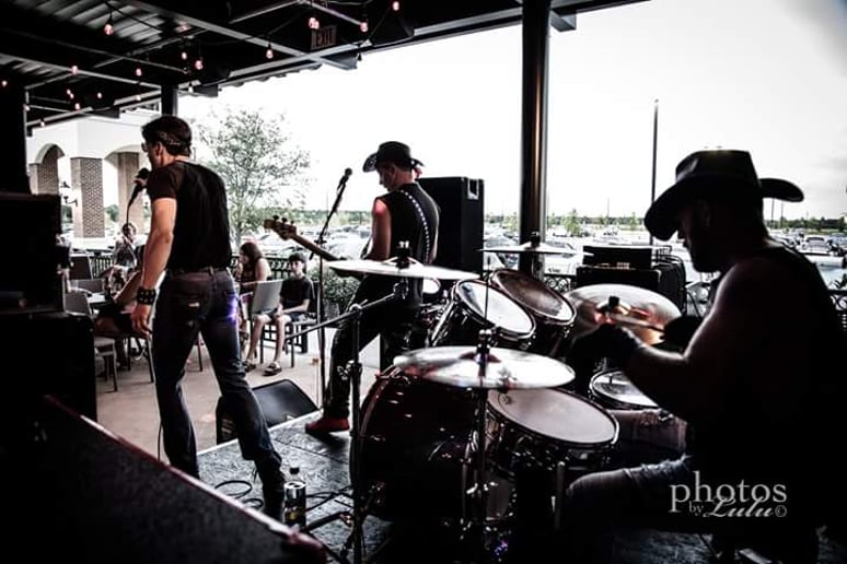 Gallery photo 1 of Hollywood Vagabonds