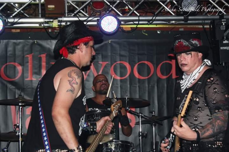 Gallery photo 4 of Hollywood Vagabonds