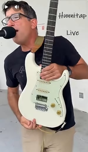 Gallery photo 2 of Honey Tap (Hunnitap) Live