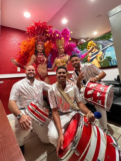 Gallery photo 17 of Hora Loca Samba Show