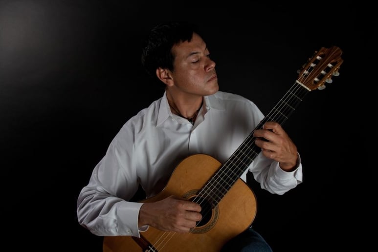 Gallery photo 7 of Horacio Jones