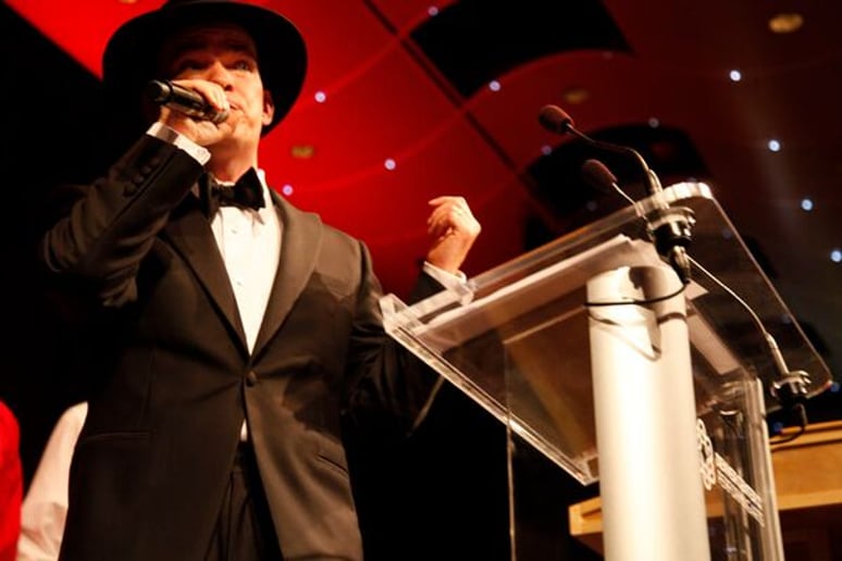 Gallery photo 2 of Hot Auctioneering