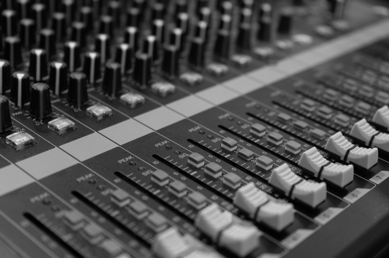 Gallery photo 2 of House, Pop, EDM, and Afro-House Music