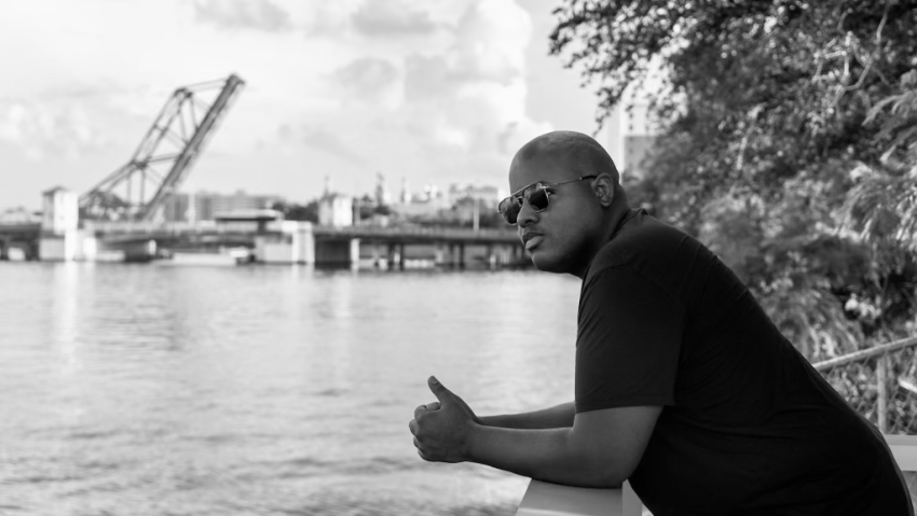Gallery photo 3 of House, Pop, EDM, and Afro-House Music