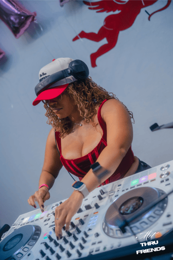 Gallery photo 3 of DJ Ivy League