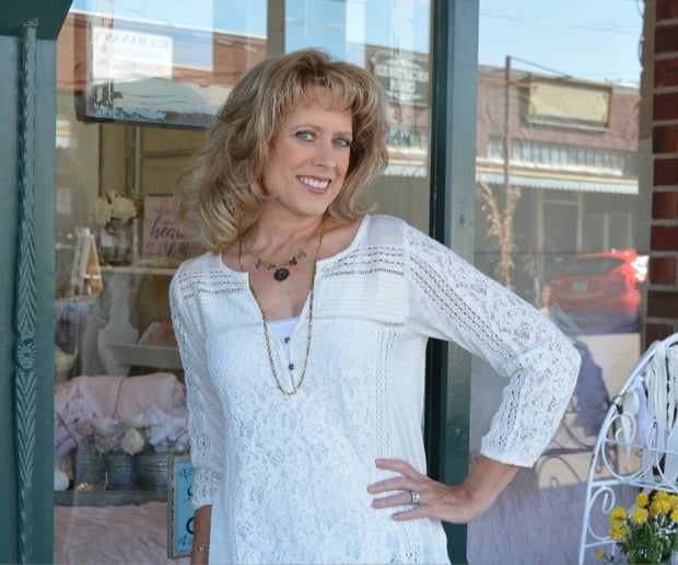 Gallery photo 2 of Heather Thomas Van Deren/HTV Ministries