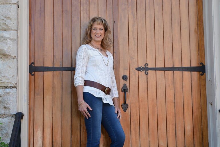 Gallery photo 3 of Heather Thomas Van Deren/HTV Ministries