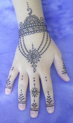 Gallery photo 3 of Huckleberry Henna