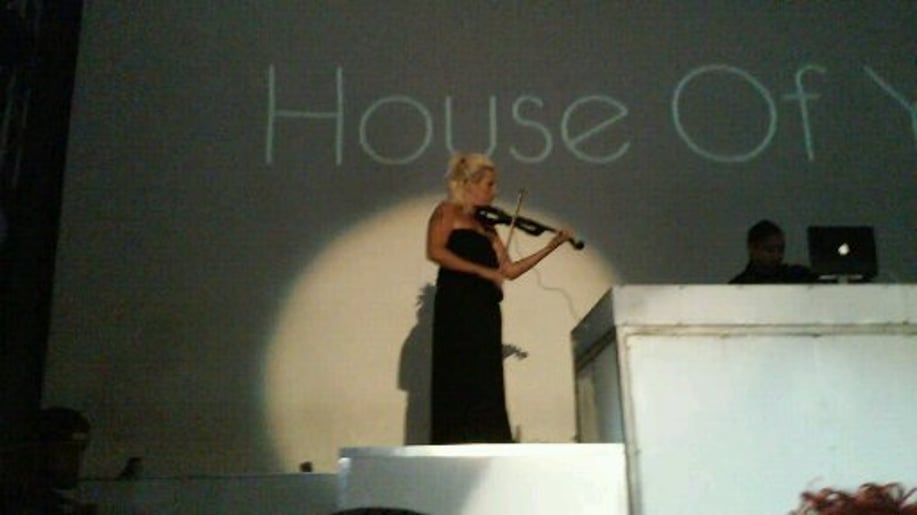 Gallery photo 14 of California Magic Strings
