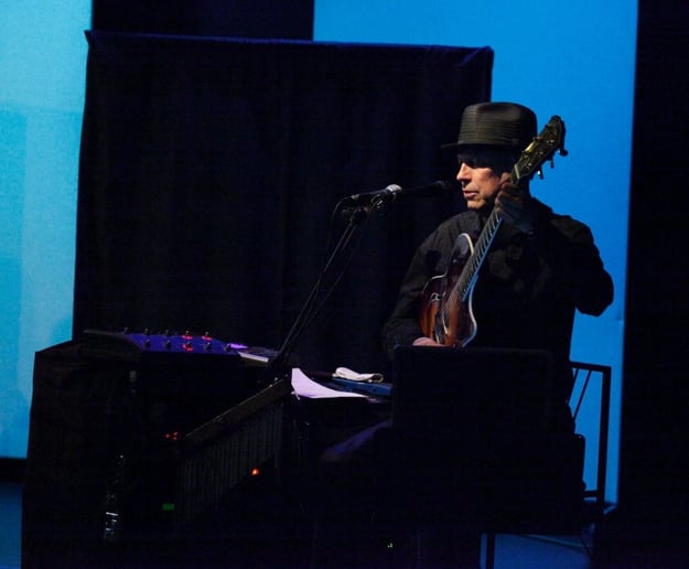 Gallery photo 5 of Hugo Fernandes