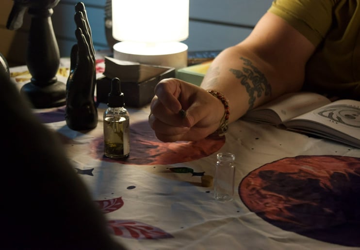 Gallery photo 6 of Hummingbird Heart Tarot