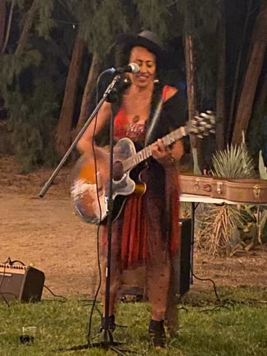 Gallery photo 1 of Miri Hunter