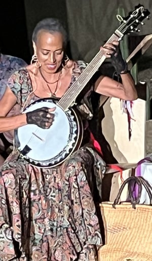 Gallery photo 5 of Miri Hunter