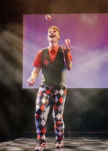 Gallery photo 3 of Hunter Way - Comedy Circus Entertainer