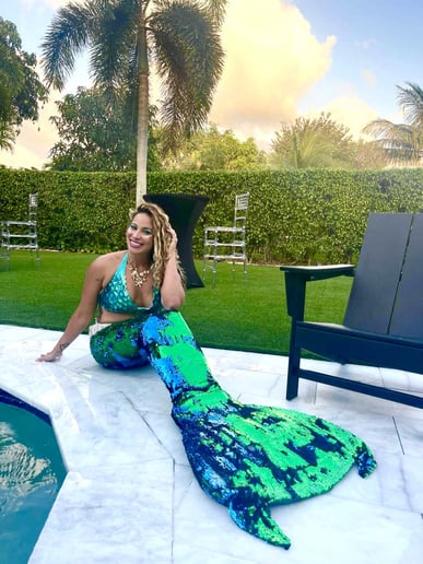 Gallery photo 3 of Mermaid Holly Wood