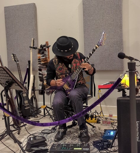 Gallery photo 1 of Hyphen Thazhath - One Man Band