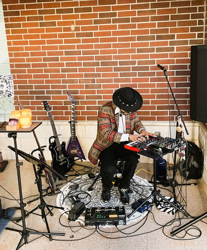 Gallery photo 6 of Hyphen Thazhath - One Man Band