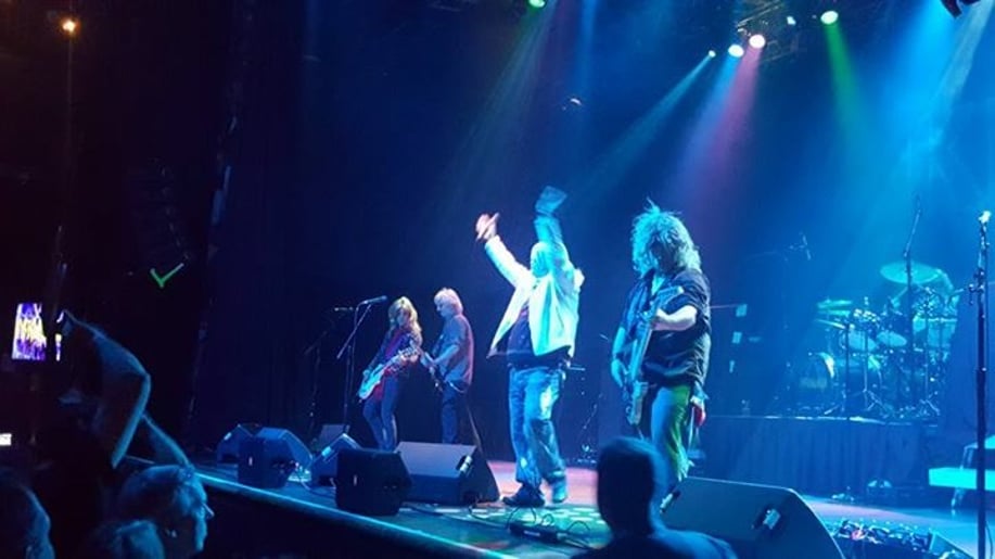 Gallery photo 9 of Hysterimania - Def Leppard Tribute