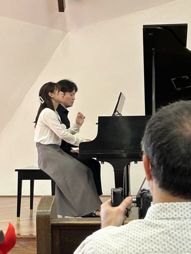 Gallery photo 2 of Hyunjin Wang