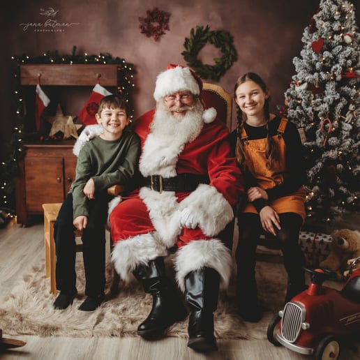 Gallery photo 10 of Real-Bearded Santa Tim