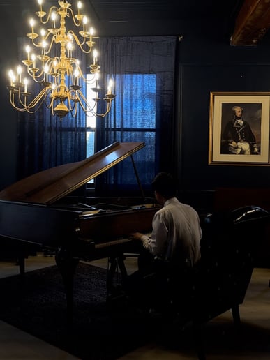 Gallery photo 1 of Hung Ton