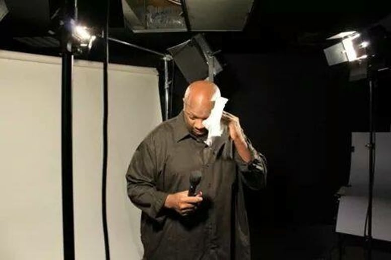 Gallery photo 1 of Ike on the Mic