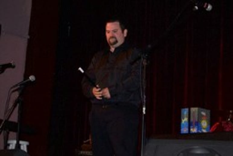 Gallery photo 2 of Illusionist Matt Davis