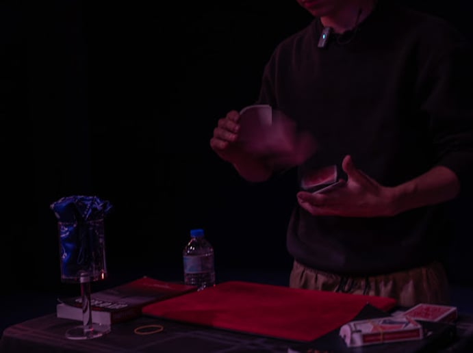 Gallery photo 8 of Illusionist Thomas Baker