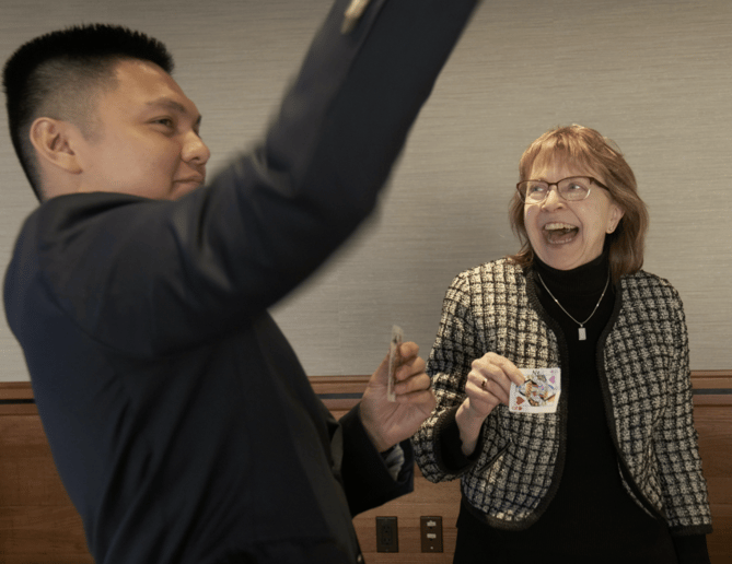 Gallery photo 4 of Imagine Magic with Neil Fama