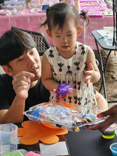 Gallery photo 3 of ImagineThat Science Parties with Ameko