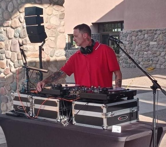 Gallery photo 1 of In The Groove Entertainment