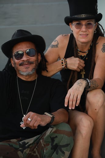 Gallery photo 1 of Queen & King