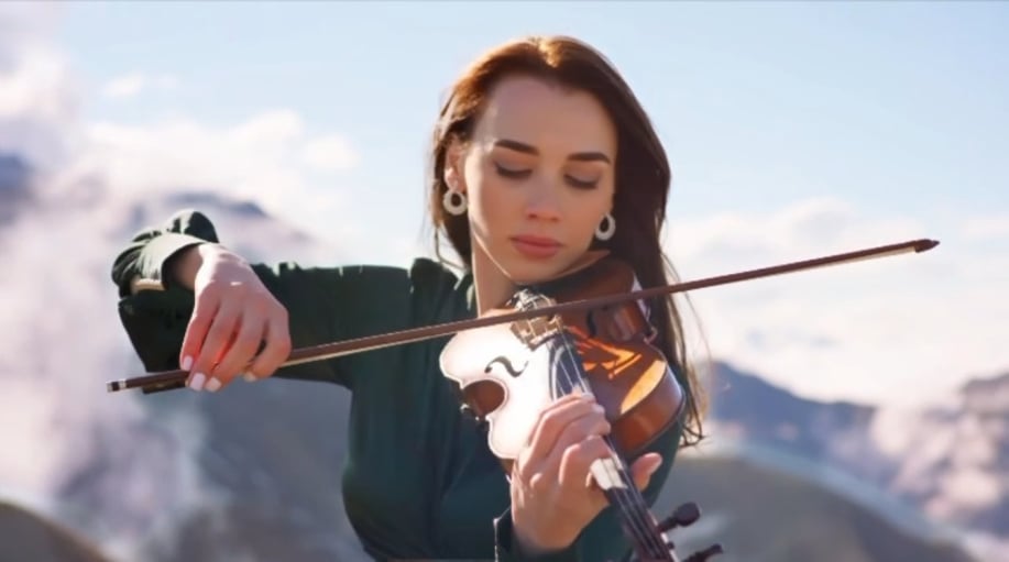 Gallery photo 1 of Inskymoon — Solo Violinist