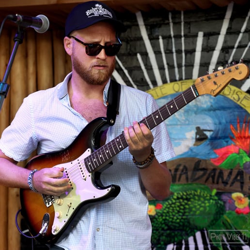 Gallery photo 9 of Instrumental Guitarist