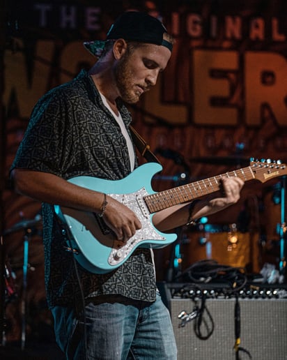 Gallery photo 4 of Instrumental Guitarist