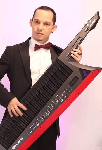 Gallery photo 3 of Dayron Reyes – Elegant Instrumental Music