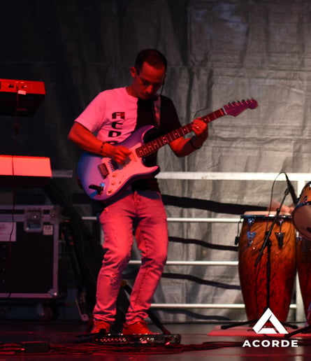 Gallery photo 6 of Dayron Reyes – Elegant Instrumental Music