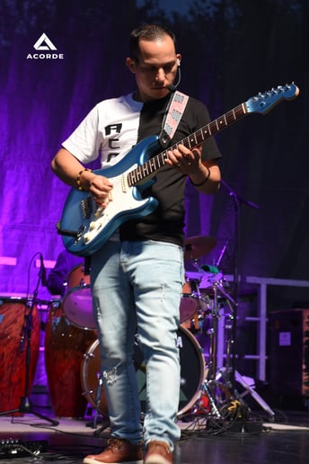 Gallery photo 8 of Dayron Reyes – Elegant Instrumental Music